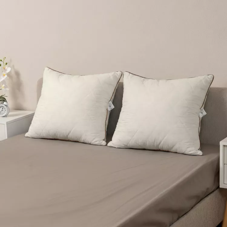 Подушка "Уют" микрофибра коричневый