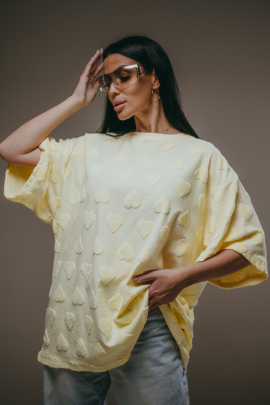 Ирбис футболка женская (махра сердца сливочное масло)