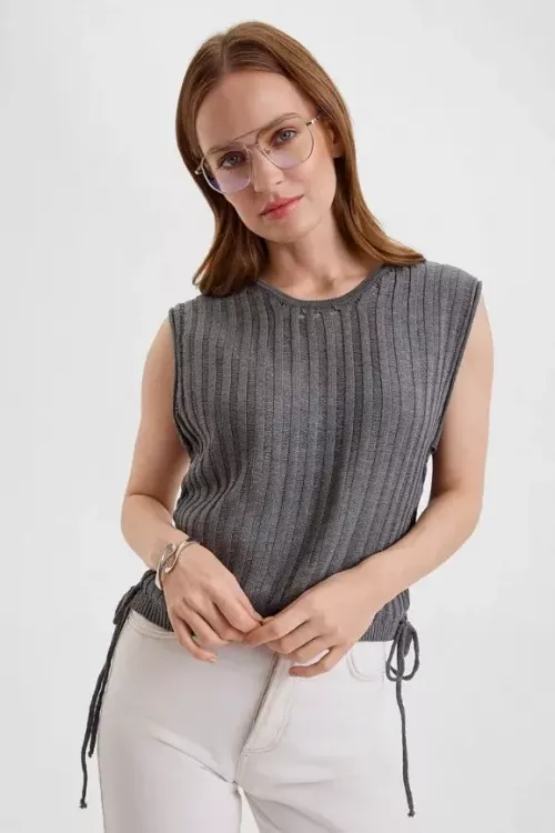 Майка женская вязаная со шнуровкой С Арт. 10127