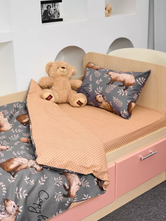 Постельное белье детское поплин с простыней на резинке - Капибары